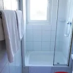 Adventure Guesthouse Interlaken Bed & Breakfast Unterseen