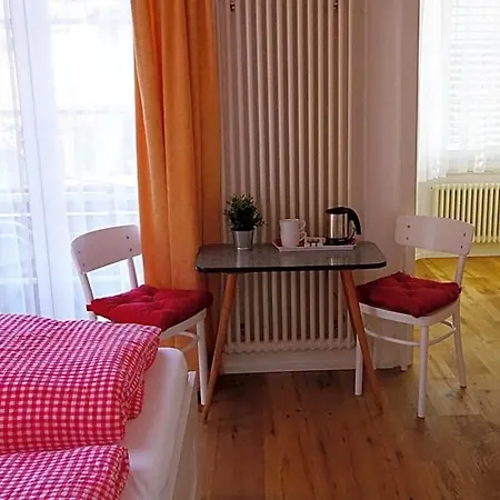 Adventure Guesthouse Interlaken Bed & Breakfast Unterseen